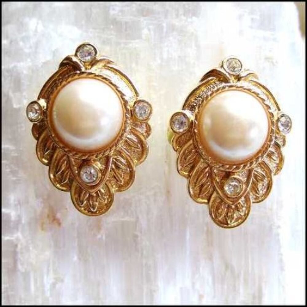 KJL for Avon Signed Gold Pearl Finial Vintage Clip Earrings 13846